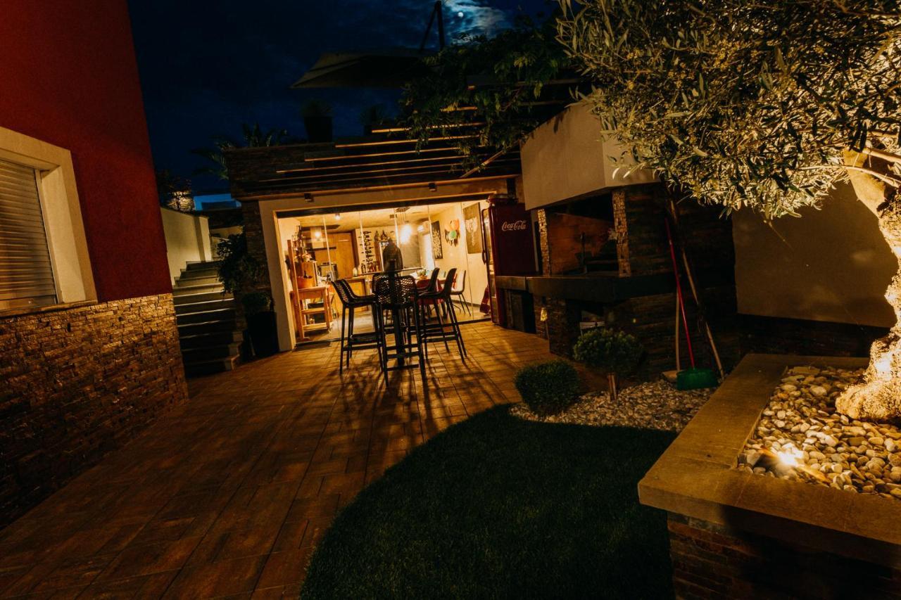 Villa Sunset Pool & Spa Apartments Zgornje Skofije Екстер'єр фото